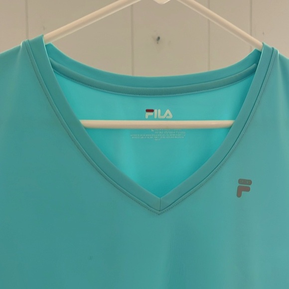 Size L FILA SPORT short sleeve V-neck Aqua sport top - Picture 2 of 3
